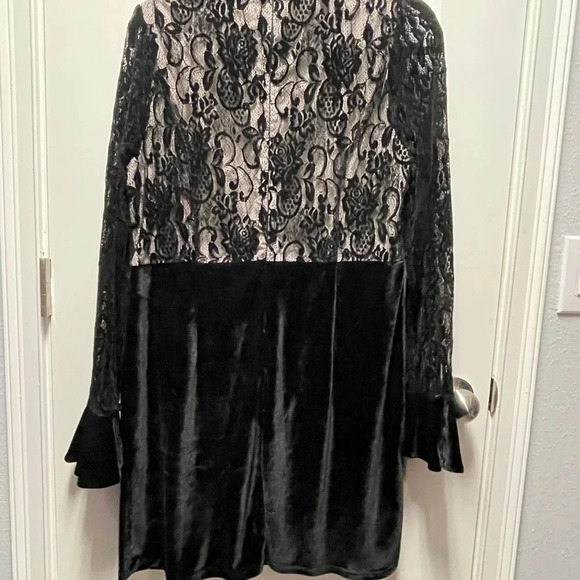 Forever 21 velvet lace dress plus size 0x - Picture 3 of 4